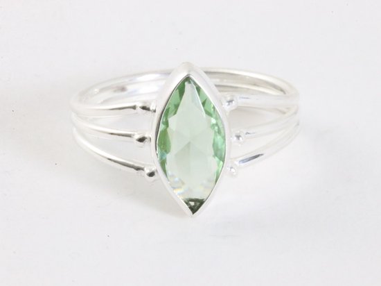 Opengewerkte zilveren ring met groene amethist afbeelding 4