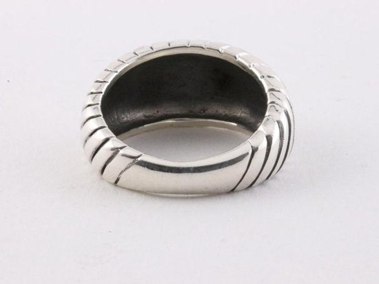 Zilveren ring met schuine ribbels afbeelding 2