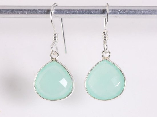 Fijne druppelvormige zilveren oorbellen met aqua chalcedoon afbeelding 4