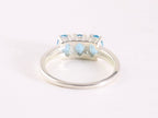 Fijn hoogglans zilveren ring met blauwe topaas afbeelding 3