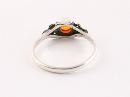 Fijne bewerkte zilveren ring met carneool afbeelding 3