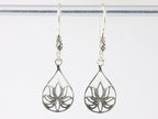 Traditionele fijne opengewerkte zilveren lotus oorbellen afbeelding 3
