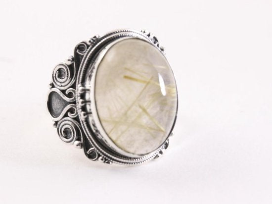 Bewerkte zilveren ring met gouden rutielkwarts afbeelding 1