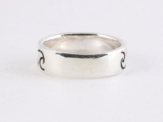 Zilveren ring met fantasiegravering afbeelding 2