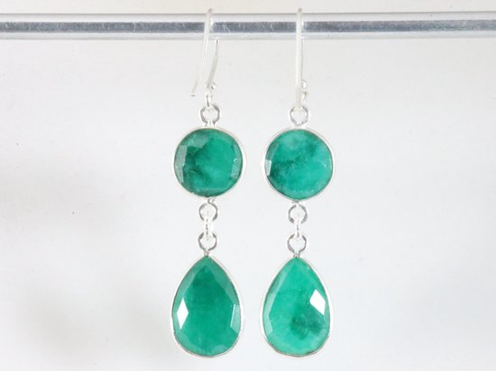 Lange zilveren oorbellen met smaragd afbeelding 2