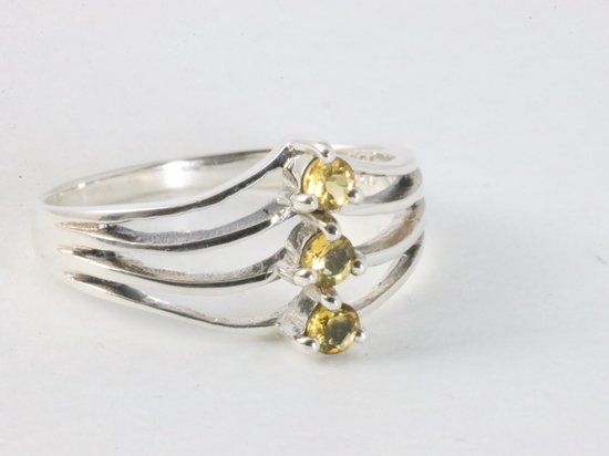 Opengewerkte hoogglans zilveren ring met 3 citrien stenen afbeelding 1