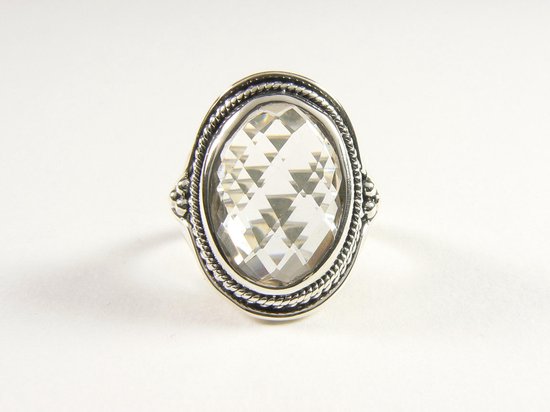 Bewerkte zilveren ring met bergkristal afbeelding 4