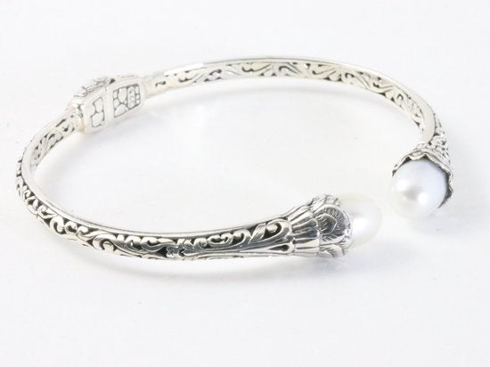 Traditionele bewerkte zilveren klemarmband met parels afbeelding 2