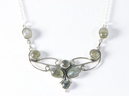 Bewerkte zilveren ketting met labradoriet afbeelding 3