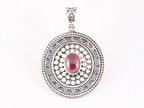 Bewerkte zilveren hanger met granaat afbeelding 4