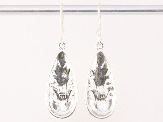 Opengewerkte druppelvormige zilveren oorbellen afbeelding 3