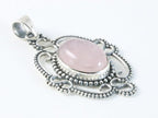 Opengewerkte zilveren hanger met rozenkwarts afbeelding 2
