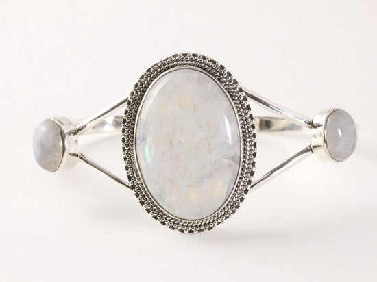 Traditionele bewerkte zilveren klemarmband met regenboog maansteen afbeelding 4