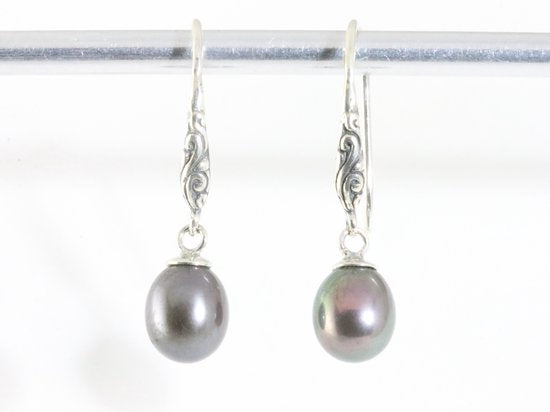 Traditionele fijn bewerkte zilveren oorbellen met zwarte parel afbeelding 4