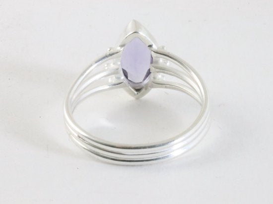 Opengewerkte zilveren ring met amethist afbeelding 3