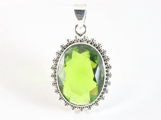 Bewerkte zilveren hanger met peridoot afbeelding 4