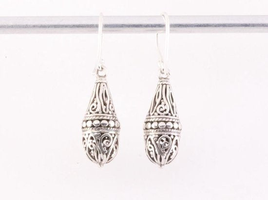 Traditionele opengewerkte zilveren oorbellen afbeelding 4