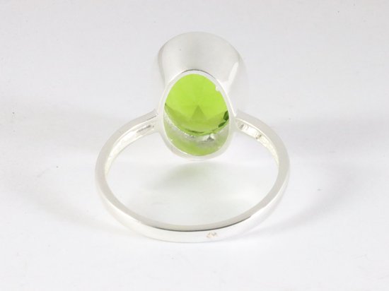 Hoogglans zilveren ring met peridoot afbeelding 3