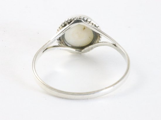 Fijne bewerkte ronde zilveren ring met parel afbeelding 3