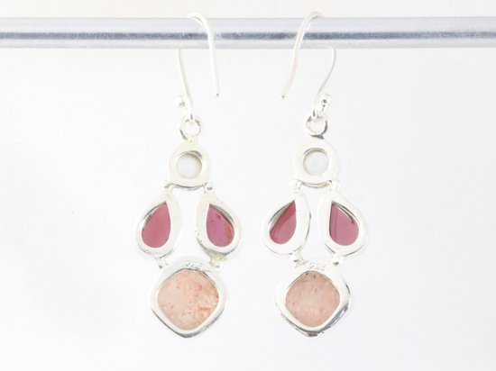 Zilveren oorbellen met rode zonnesteen, granaat en parel afbeelding 2