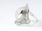 Bewerkte zilveren ring met rozenkwarts afbeelding 2