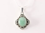 Bewerkte zilveren hanger met jade aan ketting afbeelding 4