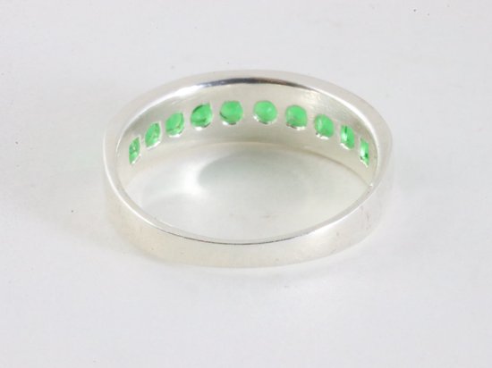 Fijne hoogglans zilveren ring met groene saffier afbeelding 2