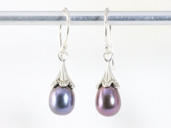 Traditione fijne bewerkte zilveren oorbellen met zwarte parel afbeelding 3