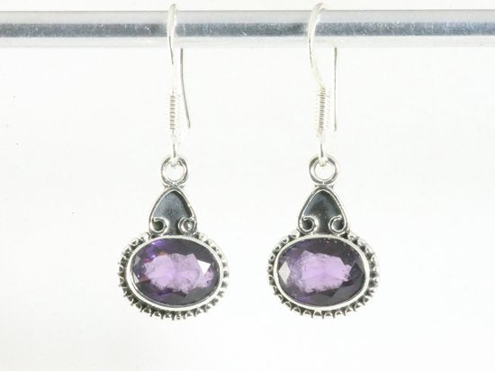Fijne bewerkte zilveren oorbellen met amethist afbeelding 4