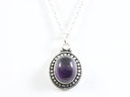 Fijne bewerkte ovale zilveren hanger met amethist aan ketting afbeelding 4