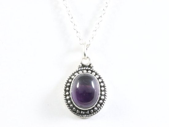 Fijne bewerkte ovale zilveren hanger met amethist aan ketting afbeelding 4