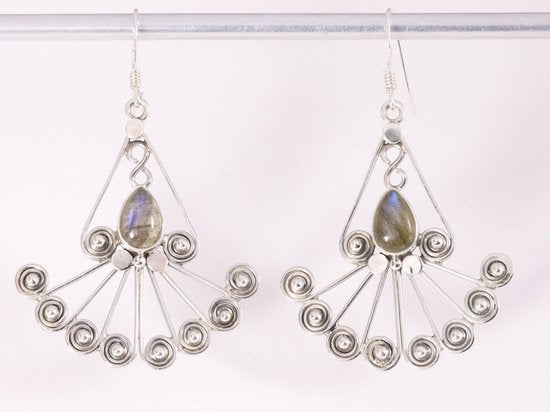 Grote opengewerkte zilveren oorbellen met labradoriet afbeelding 4