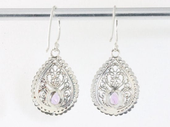 Traditionele bewerkte zilveren oorbellen met amethist afbeelding 3