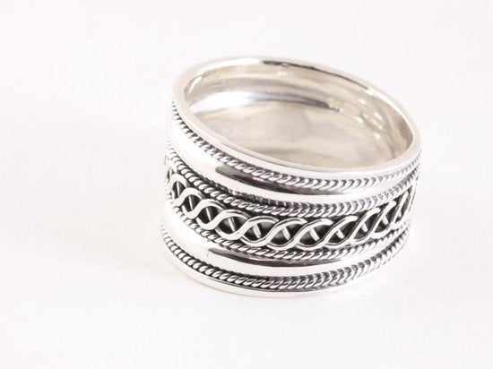 Brede zilveren ring met kruiskabelpatroon afbeelding 2