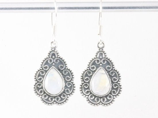 Bewerkte zilveren oorbellen met regenboog maansteen afbeelding 4