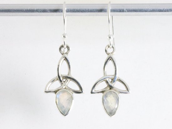 Opengewerkte zilveren oorbellen met regenboog maansteen afbeelding 3