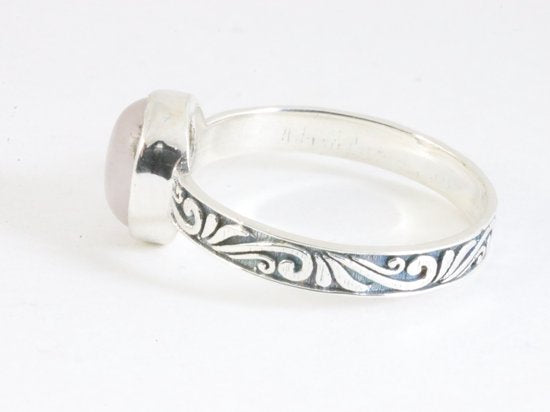 Fijne bewerkte zilveren ring met rozenkwarts afbeelding 2