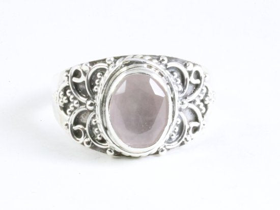 Bewerkte zilveren ring met rozenkwarts afbeelding 4
