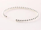 Fijne zilveren klemarmband met hoogglans bolletjes afbeelding 3