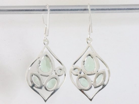 Opengewerkte zilveren oorbellen met groene amethist afbeelding 2