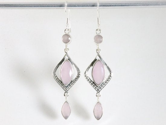 Lange bewerkte zilveren oorbellen met rozenkwarts afbeelding 3