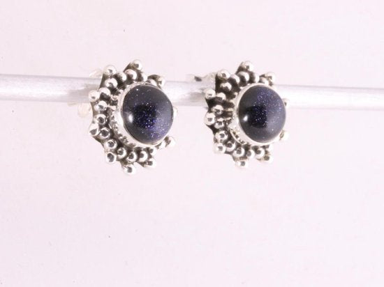 Fijne bewerkte zilveren oorstekers met blauwe zonnesteen afbeelding 3