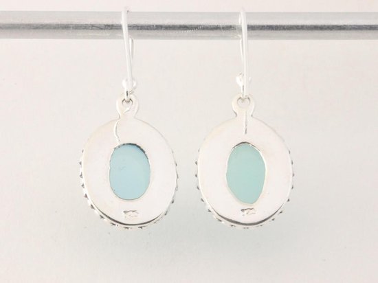 Bewerkte ovale zilveren oorbellen met aqua chalcedoon afbeelding 2
