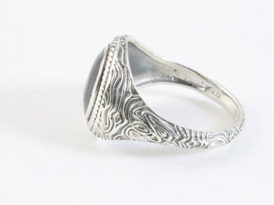 Bewerkte zilveren ring met abalone schelp afbeelding 2