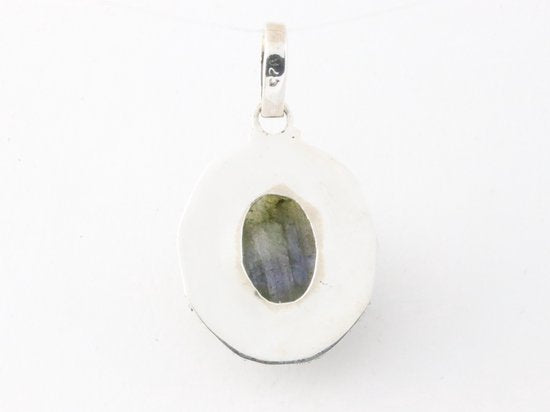 Bewerkte zilveren hanger met labradoriet afbeelding 3
