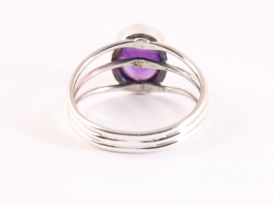 Opengewerkte zilveren ring met amethist afbeelding 3