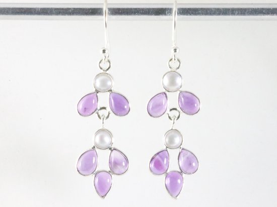 Zilveren oorbellen met amethist en parel afbeelding 3