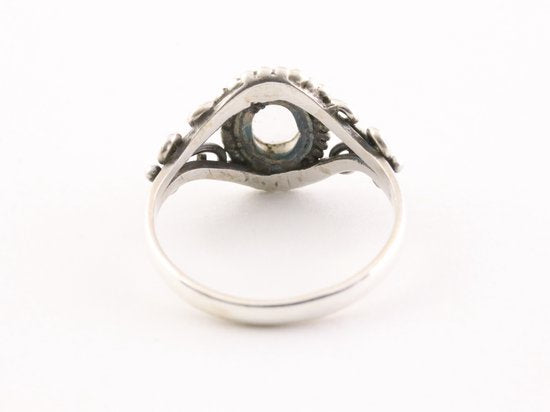 Fijne opengewerkte zilveren ring met bergkristal afbeelding 3