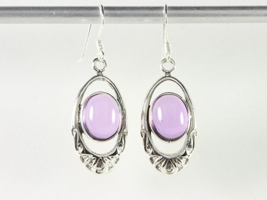 Opengewerkte zilveren oorbellen met amethist afbeelding 3