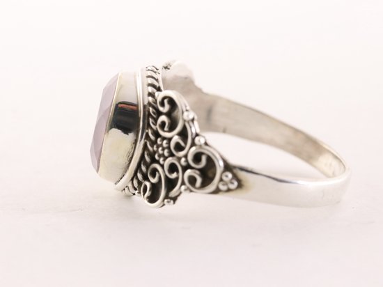 Bewerkte zilveren ring met rozenkwarts afbeelding 2